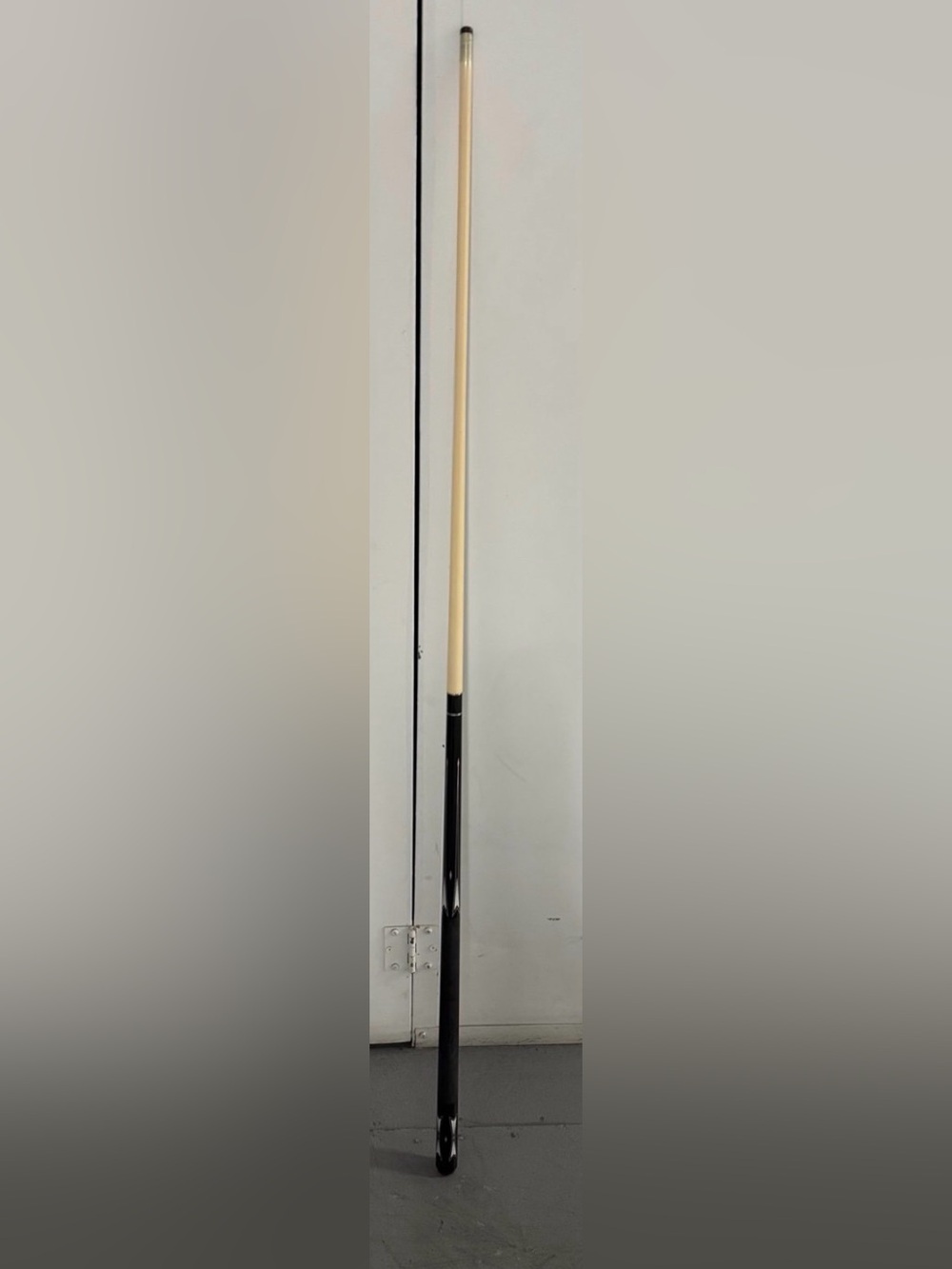 CUETEC WARP RESISTANT Fiberglass 58" POOL CUE Black Geometric Design With case.